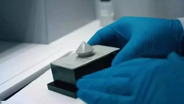 3D 프린팅 기술을 실험실에서 재배한 다이아몬드 주얼리 산업에 사용할 수 있습니까?