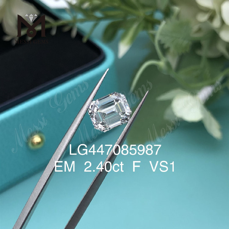 2.40캐럿 F VS1 에메랄드 컷 랩 그로운 다이아몬드