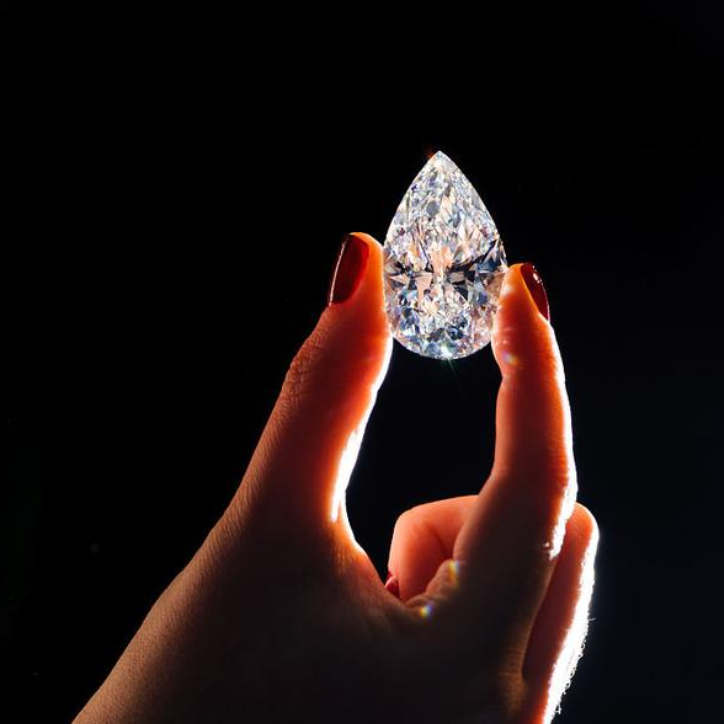 모아사나이트, 다이아몬드, CZ 및 기타 보석의 차이점은 무엇입니까?
