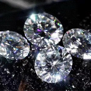 모아사나이트 다이아몬드 가격은 얼마인가요?변색될까요?